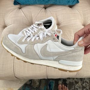 Used off white Nikes size 8 women’s
